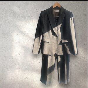 Tahari Classic Gray Blazer and Pants Set pantsuit 12p like new